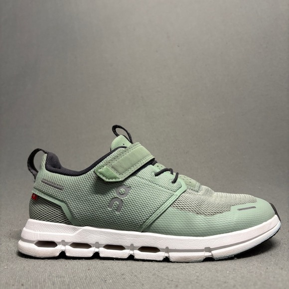 ON RUNNING Kid's Sneakers Cloud Play Size 2.5 in Sage/White - Picture 1 of 15